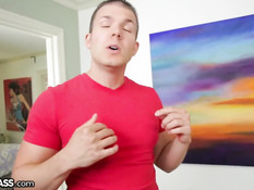 Дал пососать член и залил спермой лицо блондинки Britney Amber