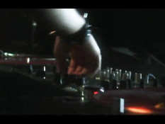 Развратные шлюхи в латексном белье под музыку играют с плетью