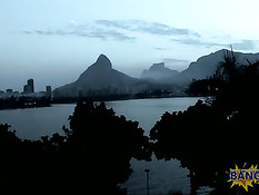 Возбудившийся от просмотра порно журнала гей вставил в зад дилдо