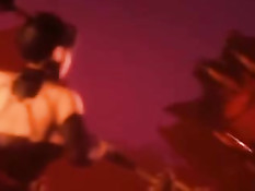 Сиськастая 3D брюнетка в сетчатых чулках трахается с монстрами