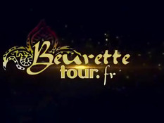 Лысый мужчина в коридоре ебёт в анал девку в хиджабе Lana Fever