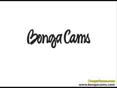 Сексуальная грудастая девка в очках играет с дилдо в порно чате