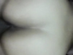 Перевозбудившаяся подруга прыгает на члене с бешеной скоростью