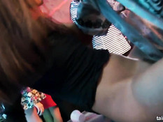 Горячие порно актрисы занимаются сексом с посетителями секс клуба