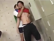 Гомосексуальный японский мужчина оттрахал молодого массажиста