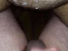 Пузатый гей отодрал в очко и обкончал своего волосатого приятеля