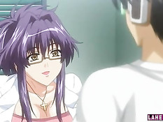 Грудастая хентай женщина в очках повалила парня и села на член