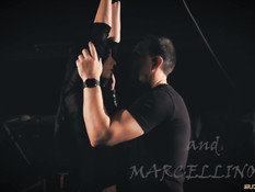 Раздел привязанную брюнетку Rebecca Volpetti и отхлестал по жопе