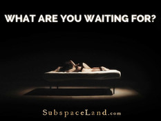 Высек по жопе привязанную к лестнице блондинку и дал отсосать