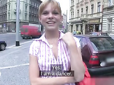 Пикапер снял на улице светловолосую студентку и оттрахал раком