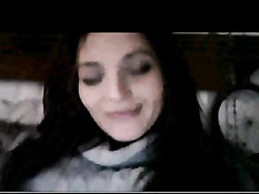 Девка из Уругвая включает веб-камеру и мастурбирует свою киску