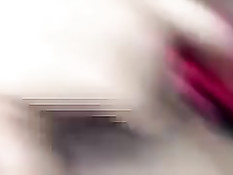 Сексуальная азиатская девка мастурбировала в онлайн порно чате