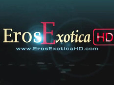 Вылизал попу молодой девке в позе 69 и вставил свой член в анус