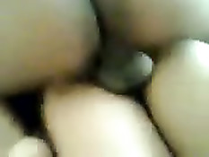 Негритянка из Ботсваны отсасывает член и ебётся в позе наездницы