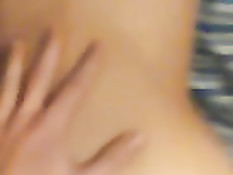 Парень в презервативе ебёт шатенку раком и снимает красивый вид