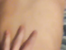 Парень в презервативе ебёт шатенку раком и снимает красивый вид