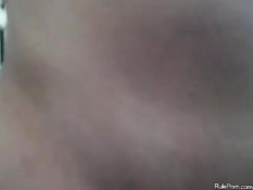 Парень отымел в мокрые бритые киски двух возбуждённых подруг