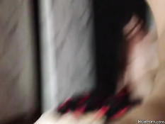 Длинноволосая девка с маленькой грудью сосёт хуй в разных позах