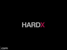 Горячая красотка Stella Cox отсосала хуй и получила в анал раком