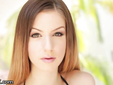 Горячая красотка Stella Cox отсосала хуй и получила в анал раком