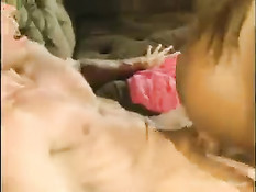 Мулаточка в красных сапогах Dominique Simone трахается с белым