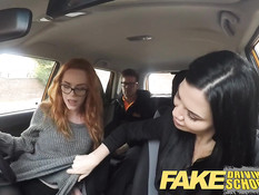 Зрелая брюнетка Jasmine Jae и рыжая Ella Hughes ебутся с парнем