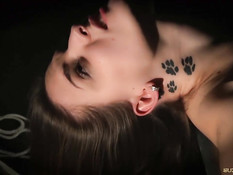 Рабыню в сетчатом белье Lyen Parker секут по жопе и трахают в рот