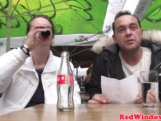 Зашёл в бордель в Амстердаме и оттрахал сиськастую брюнеточку