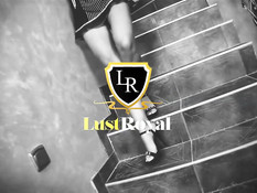 Блондиночка Defrancesca Gallardo моет парня в ванне и даёт в анал