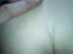 Блондиночка с хвостиками отсасывает у парня хуй и садится сверху