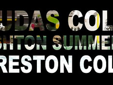 Трое голубых мужчин занимались сексом на кровати в своём номере