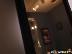 Белые мужчины оттрахали мулаточку с пирсингом сосков Nadia Jay