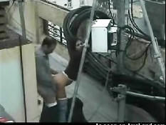 Скрытая камера сняла как парень трахает свою подружку на крыше