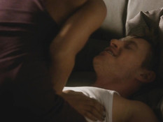 Постельная сцена с чёрной американской актрисой Candice Patton