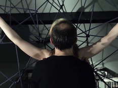 Привязанную светловолосую девчонку выпороли и оттрахали раком