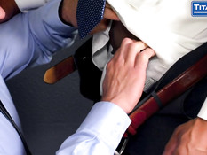 Здоровый чёрный гей с тату отодрал в задницу белого любовника