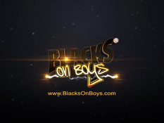 Чёрный гей в кабинке оттрахал рачком небритого белого приятеля