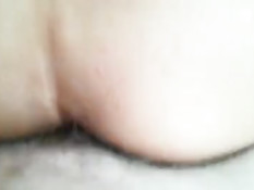 Голубой мужчина в позе раком трахает своего возбуждённого друга