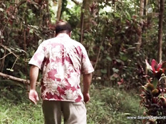 Три грудастые блондинки лесбиянки занимаются сексом в джунглях