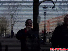 Голландская шлюшка с тату прыгает на члене похотливого клиента