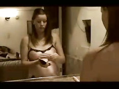 Беременная жена разбудила мужика и начала принуждать к сексу