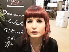 Парень в презервативе отодрал в анал рыжую французскую девку