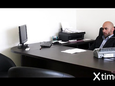 Ненасытная брюнетка Sofia Gucci ебётся с чёрным и белым парнями