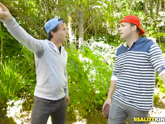 Большегрудая блондинка Brandi Love трахается с молодым парнем