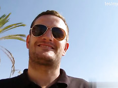 Молодая сисястая брюнетка насаживается пиздой на здоровый хуй