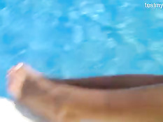 Молодая сисястая брюнетка насаживается пиздой на здоровый хуй