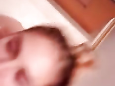 Молодая латинская подружка выдрочила сперму в открытый ротик