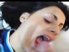 Сексуальная брюнетка из Аргентины довела его до семяизвержения