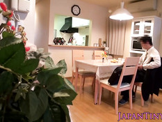 Милая японская студентка помогла кончить состоятельному мужчине