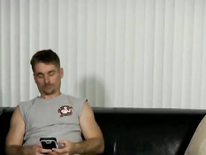 Он связал руки молодой шлюшке в очках Ava Taylor и засадил член